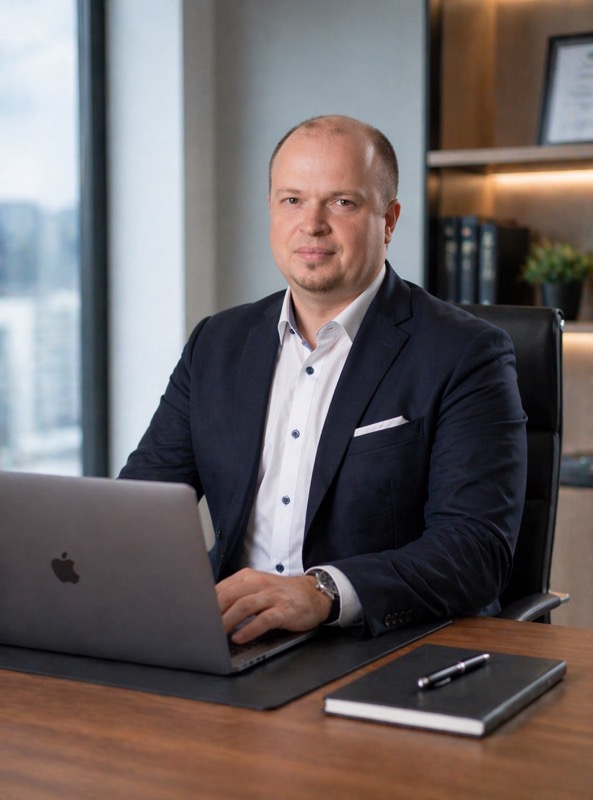 Dariusz Szuca, założyciel AI-Team, marketer i praktyk AI z Trójmiasta